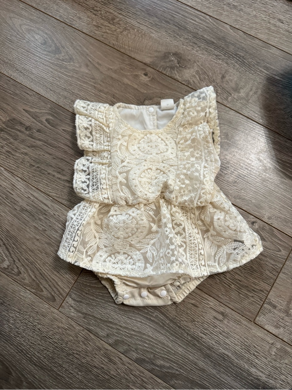 SHEIN Cream Lace Baby Romper Dress with Ruffle Sleeves
